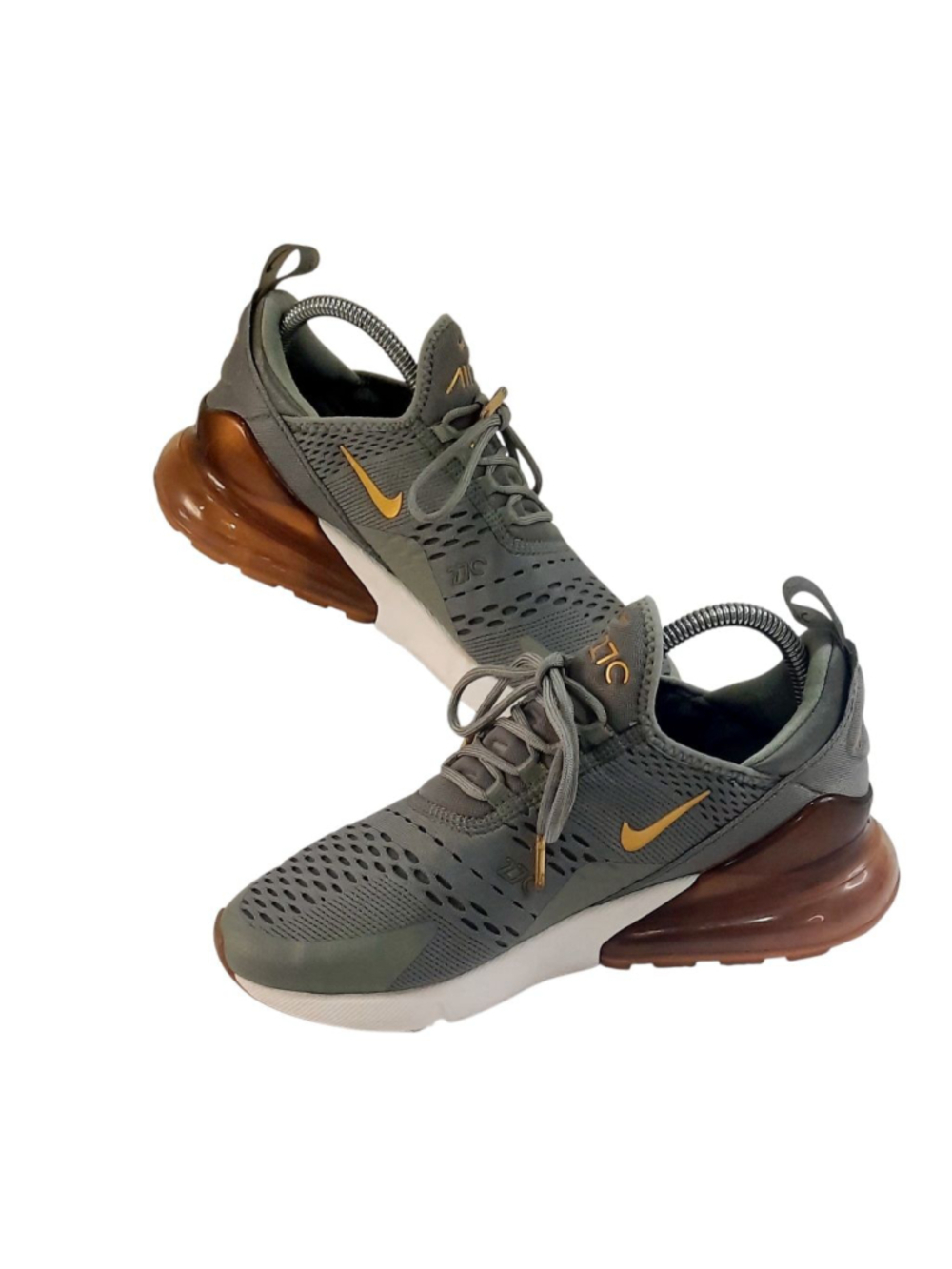 Nike Air Max 270 in Dark
Stucco / Gold Women's Size 8
AV8427-001 - Picture 3 of 6